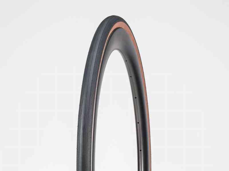Bontrager R3 Hard-Case Lite TLR - 700 x 32C Vejdæk