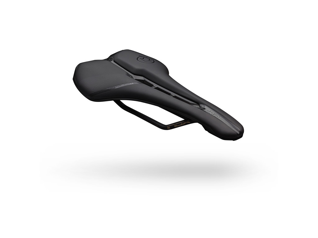 Falcon   Sadel Performance   132 Mm Bred   Sort fra Pro