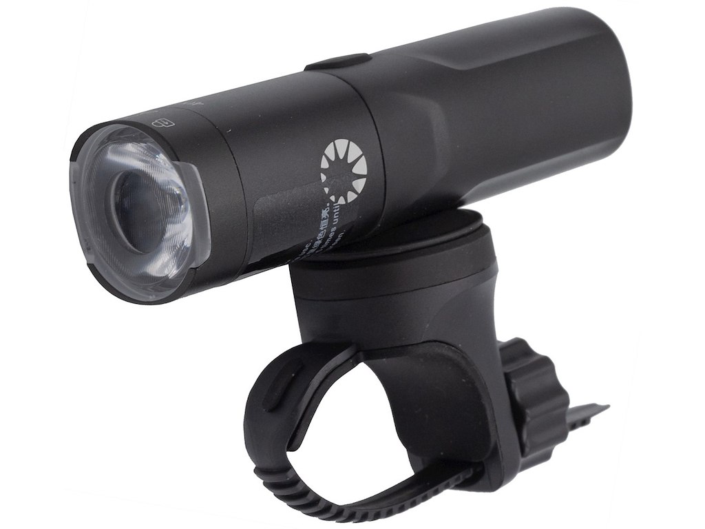 Forlygte Med Vendbar Linse   400 Lumen fra Bike Attitude