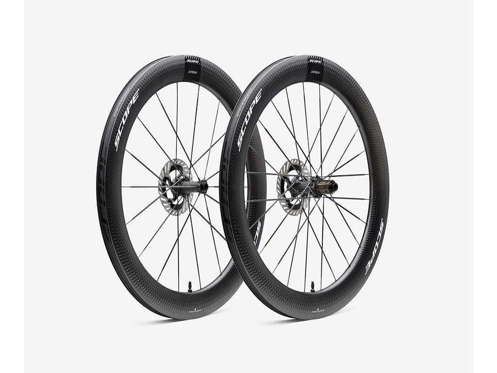 Artech 6.a Disc Hjulsæt Carbon 700c 65mm Fælg Og Shimano Body   White Decals   2025 fra Scope