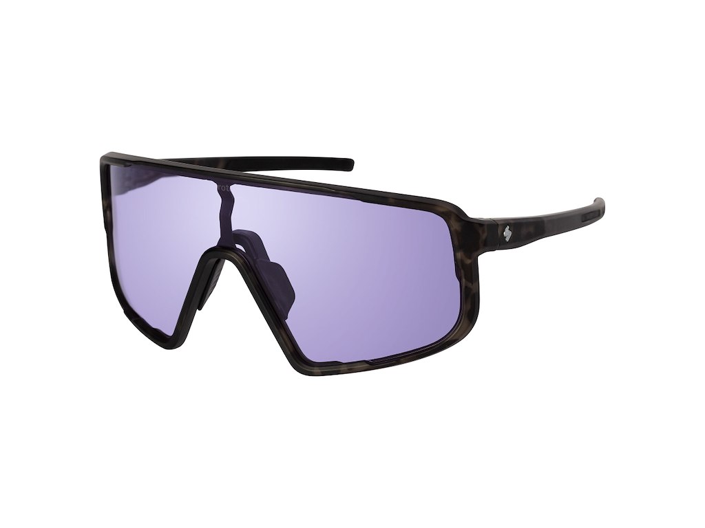 Memento Rig Reflect   Cykelbrille   Quartz Mat Krystal Sort Camo fra Sweet Protection