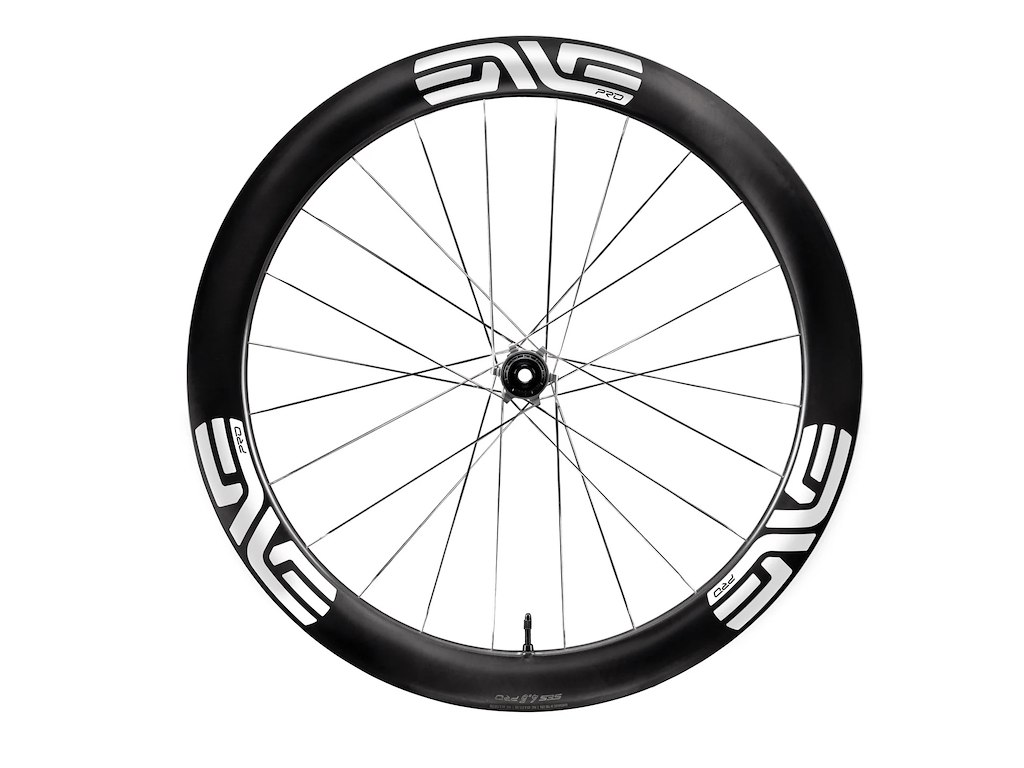 Ses 4.5 Pro Baghjul Race 700c Xdr Body Center Lock Disc Og E Thru 12 X 142mm Med Hvide Stickers fra Enve