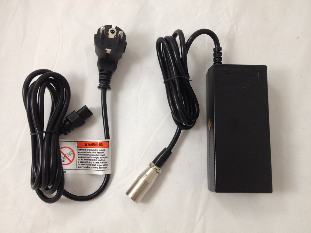 E Fly Batteri Lader 24 Volt fra E-fly