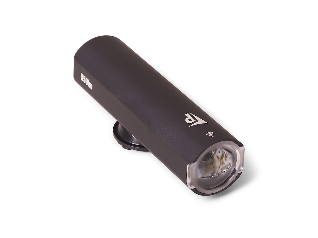 Forlygte Med 950 Lumen Genopladelig   Med Lygteholder Og Beslag Til Garmin fra Pathtaker